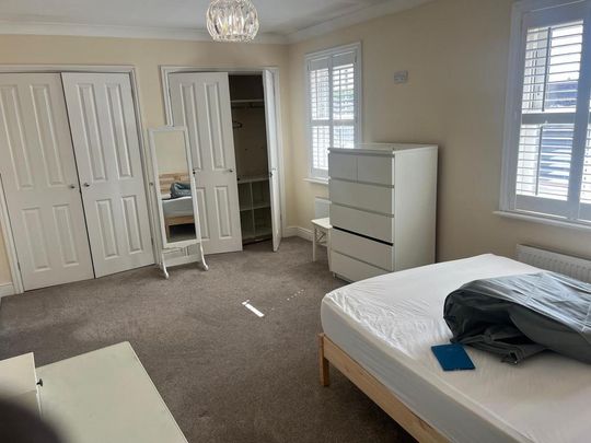 1 bedroom in a house share to rent - Photo 1