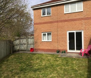 2 bedroom maisonette to rent - Photo 2