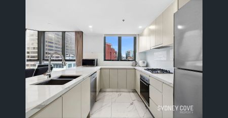 RENOVATED APARTMENT IN A FANTASTIC LOCATION | FURNISHED - Photo 4