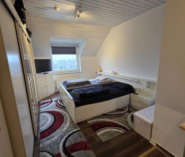 Großzügige 4-Zimmer-Wohnung mit sichtbaren Balken und großem Balkon - Photo 1