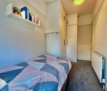 2 bedroom end of terrace house to rent - Photo 2