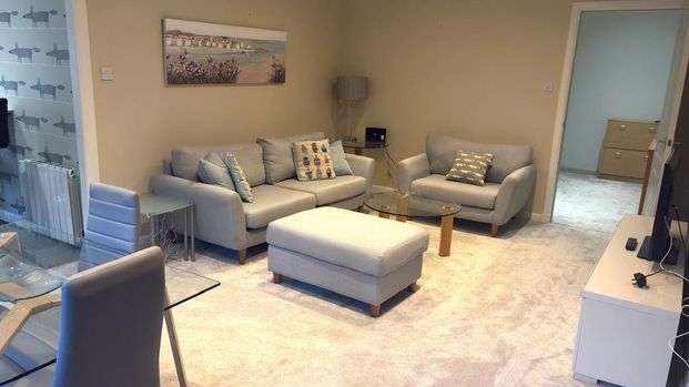 2 bedroom flat to rent - Photo 1