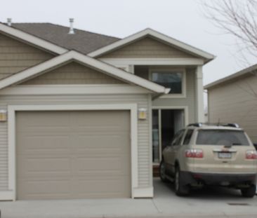 3 Bedroom Townhouse in Glenmore - Photo 1