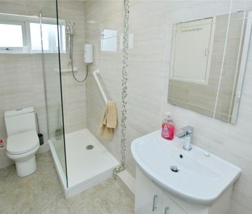 2 bedroom end of terrace house to rent - Photo 4
