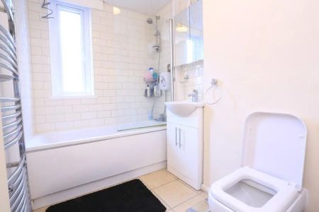 Fairlie Court – Room 3 - Photo 5