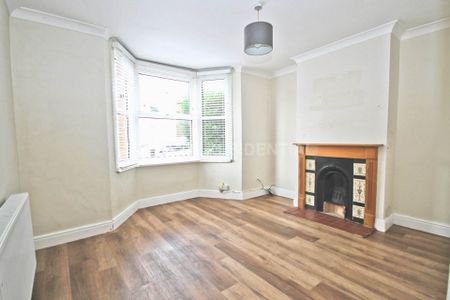 Price £2,100 pcm - Available 09/12/2025 - Unfurnished - Photo 3