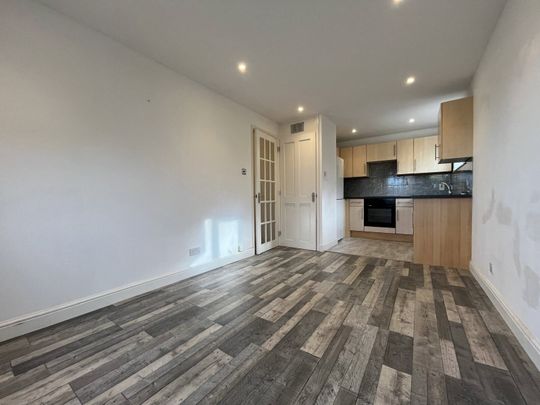 Markwell Wood, CM19, Harlow - Photo 1