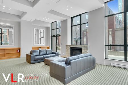 Condo in Downtown Vancouver, BC - Photo 3