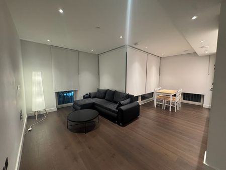 2 Bed Flat, Fountain Parkway, W12 - Photo 3