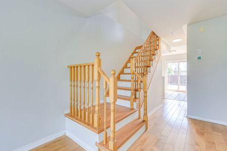 For Lease - 1489 Heritage Way Unit# 63, Oakville, Ontario - Photo 2