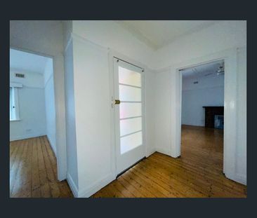 Family Living - Photo 3