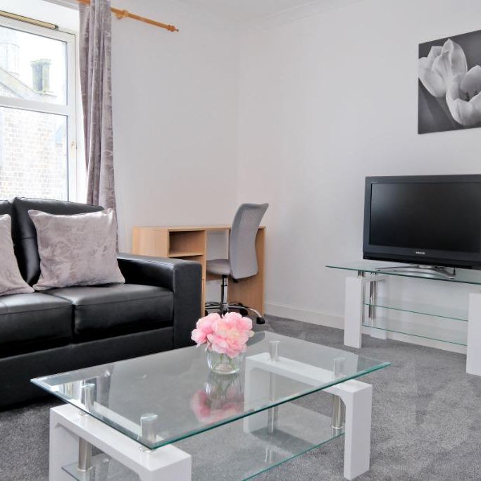 2 bedroom flat to rent - Photo 1