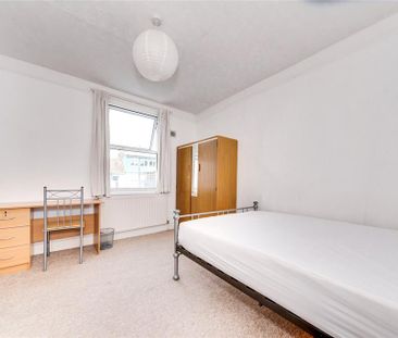 5 bedroom terraced house to rent - Photo 3
