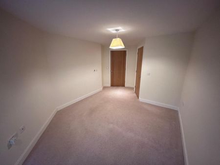 1 bedroom retirement property to rent - Photo 4