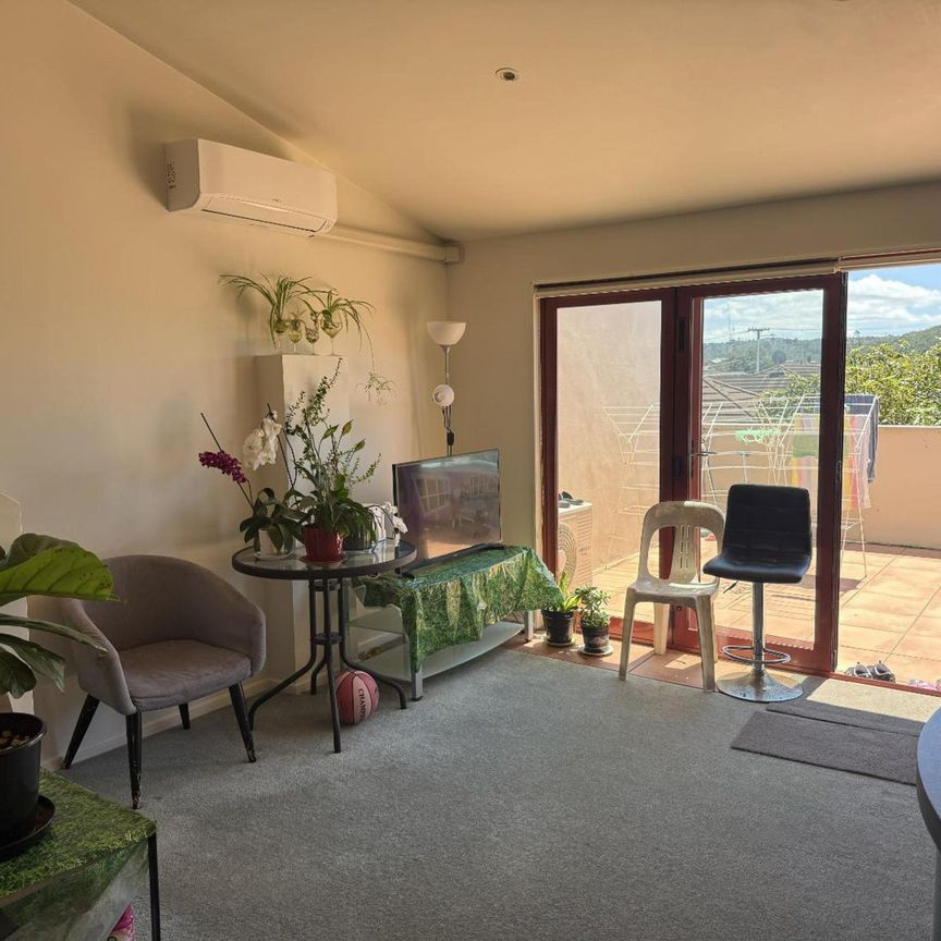 3 Bedroom Apartment in the Heart of Orewa - Photo 1