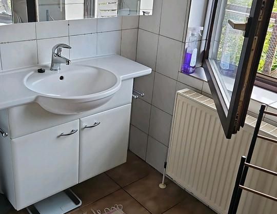 Ein Zimmer in 5- er WG! Geeignet für Monteure. - Photo 1
