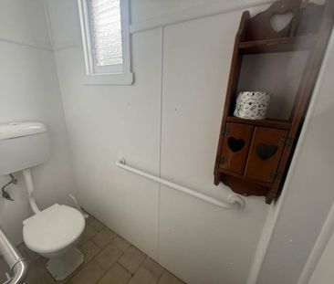 SPACIOUS & AFFORDABLE SOUTH GRAFTON APARTMENT - Photo 3