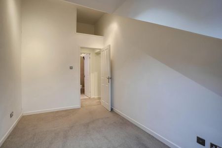 4 bedroom detached house to rent - Photo 3