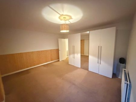 1 Bed Flat, South Street, RG1 - Photo 3