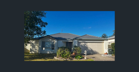 12 Rix Drive, Coomera - Beautiful Family Home in Prime Coomera Location! 🏡✨ - Photo 3