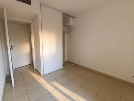 Location Appartement 3 pièces 61m² CANNES 06150 - Photo 4