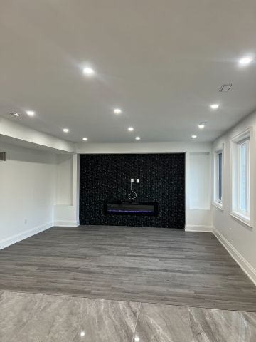 For Lease - 287 Torrey Pines Road, Vaughan, Ontario - Photo 2