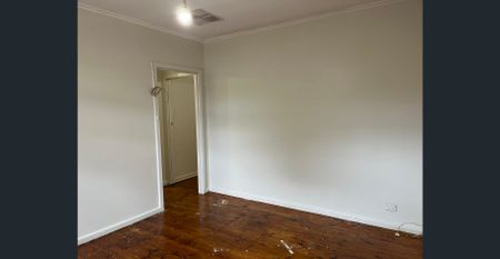 Newly renovated 4 bedroom House! - Photo 4