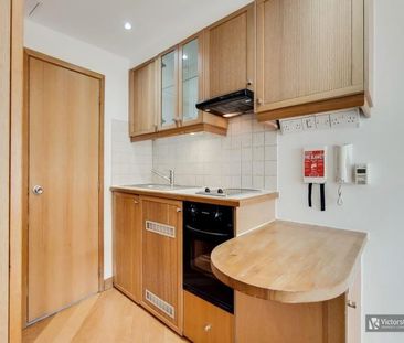 Studio to rent - Photo 3