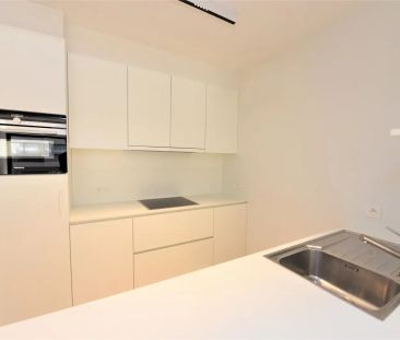 Volledig gerenoveerd zonnig 2 slaapkamerappartement met zijdelings ... - Foto 3