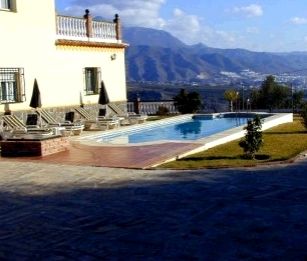 Beautiful Detached Villa With Bedrooms, Private Pool and Nice Views... - Photo 5