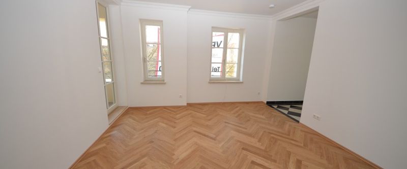 Hochwertig sanierter denkmalgeschützter Altbau Nähe Stünzer Park! - Photo 1