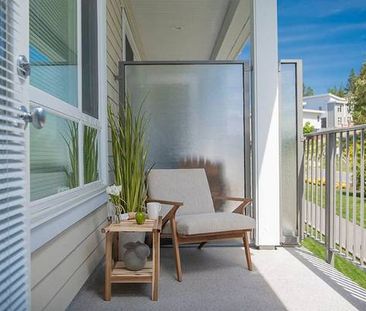 2/BD 2/BA, Luxury Vinyl Plank Flooring, In Nanaimo - Photo 1