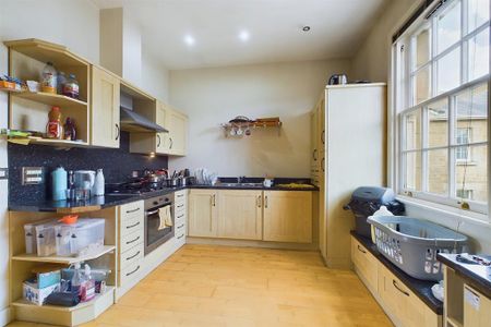 2 bedroom apartment to rent - Photo 5