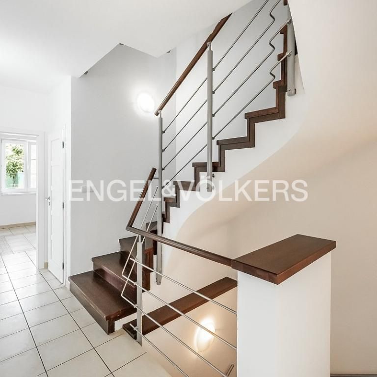 Pronájem domu 185 m2 - Fotografie 1