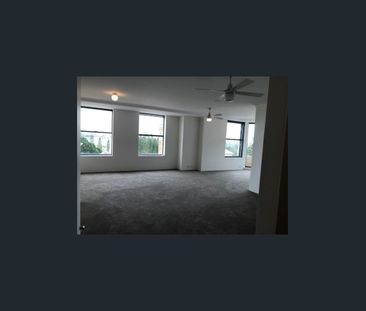 6th floor, north-east corner apartment with harbour-view and parkin... - Photo 1