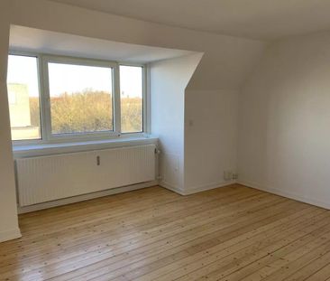 <b>Perfekt beliggenhed – 2-værelses lejlighed med altan, udsigt og ... - Photo 6