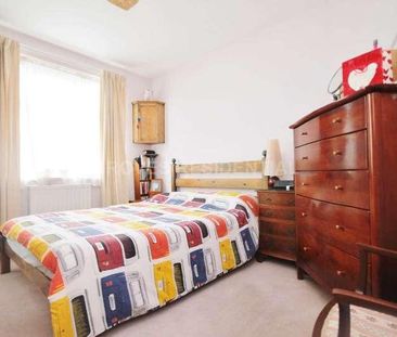 Melrose Gardens, KT3 - Photo 5