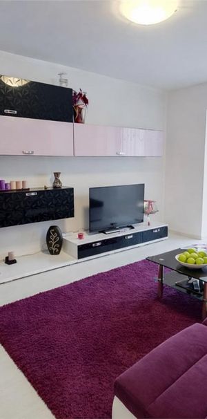 Apartament 3 camere, decomandat, cu 2 bai, etaj 1, Bartolome - Fotografie 1