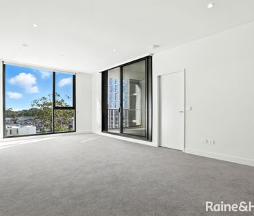 Level 8 with Pool and Golf Course View, Walk to lake and Dinning. - Photo 1