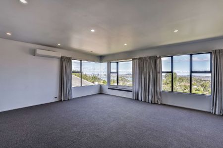 STUNNING VIEWS - CHATSWOOD - Photo 3