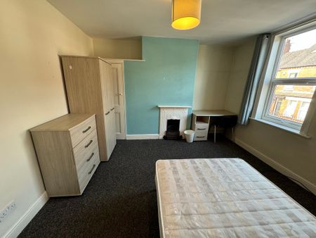 Siward Street, Hull Road - P1876 - Photo 3