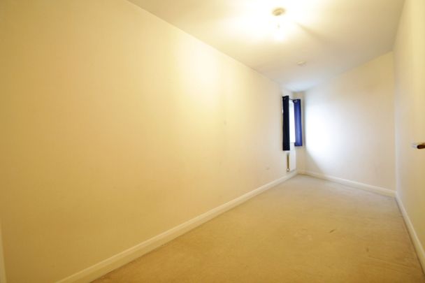 Admiralty Close, West Drayton, UB7 - Photo 1