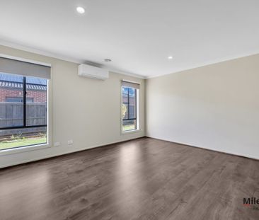 Family Home with Spacious Layout & Prime Location!! - Photo 1