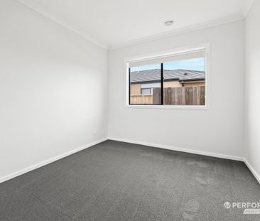 25 Ambient Crescent, Beveridge VIC 3753 - House For Rent | Domain - Photo 6