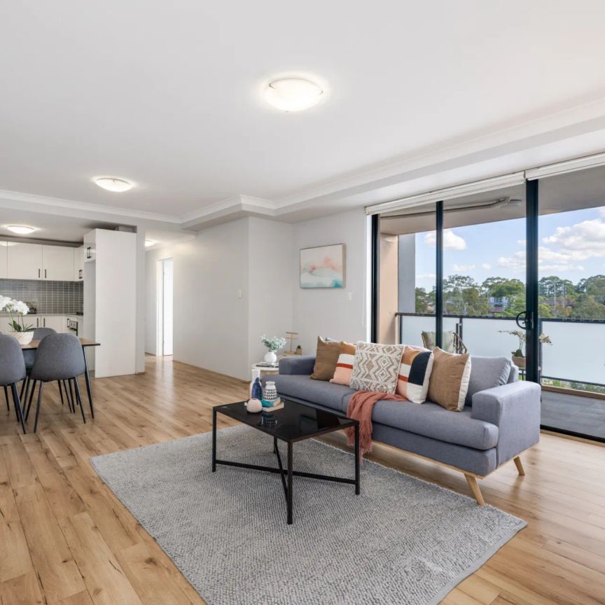 High level, tranquil rear of complex position with lush district views | 250m to Homebush Station - Photo 1