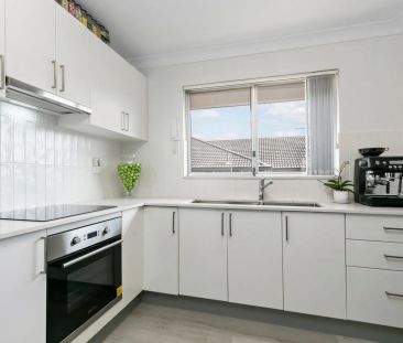 UPDATED UNIT IN GREAT LOCATION - Photo 4