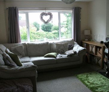 2 bedroom maisonette to rent - Photo 2