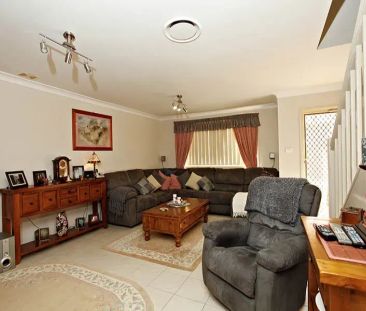 Spacious Family Townhouse with Private Backyard in Prime Schofields... - Photo 2