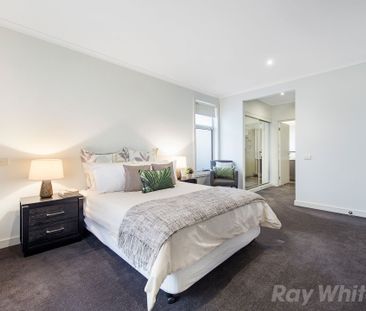 PREMIUM 5-BEDROOM WAVERLEY PARK ENTERTAINER - Photo 1