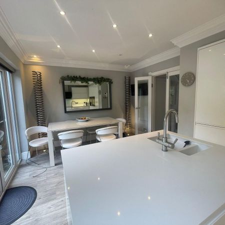 2 bedroom townhouse to rent - Photo 3